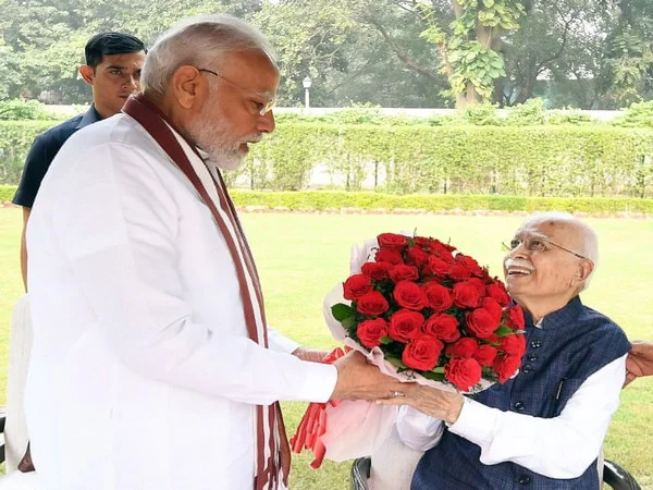 राष्ट्रपति आज आडवाणी के घर जाकर भारत रत्न से करेंगी सम्मानित, पीएम मोदी और अमित शाह भी रहेंगे मौजूद