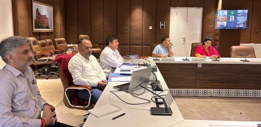 मुख्य निर्वाचन अधिकारी ने जम्मू और कश्मीर में लोकसभा चुनाव 2024 की तैयारियों की व्यापक समीक्षा की