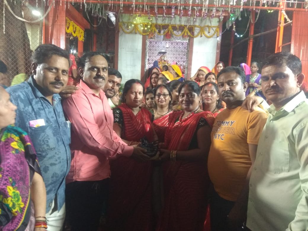 कुर्ला में धूमधाम से मनाया गया नवरात्रि उत्सव: जय भवानी मित्र मंडल के संयोजन में धार्मिक कार्यक्रम