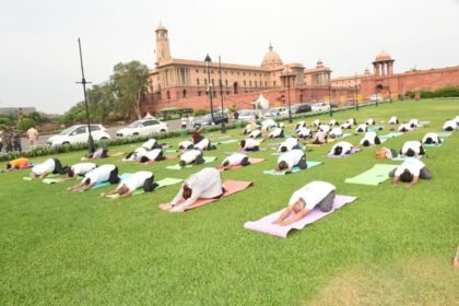 International Yoga Day: दुनियाभर में मनाया जाएगा 10वां योग दिवस, जोरों पर है तैयारी
