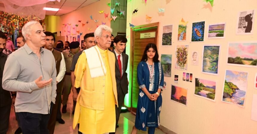 राज्यपाल मनोज सिन्हा ने एनआईएफटी श्रीनगर के युवा उत्सव "स्पेक्ट्रम-2024" का उद्घाटन किया