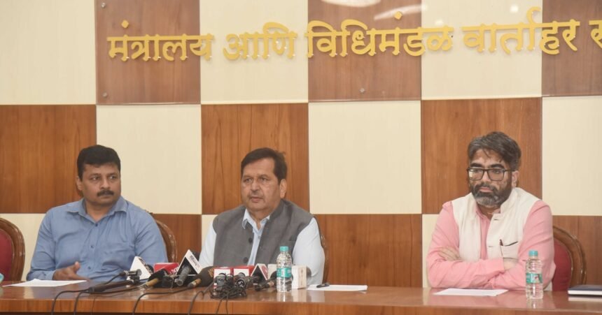 मंत्रालय ‘आचार्य चाणक्य कौशल्य विकास केंद्र’ स्थापन करण्यासाठी आत्तापर्यंत राज्यातील १९५८ महाविद्यालयांनी अर्ज केले आहेत.