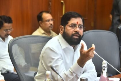 राज्यातील प्राथमिक शाळांमध्ये गुणवत्तावाढीसाठी व्ही. रमणी पॅटर्न राबविणे तसेच राज्यातील दूध व दुग्धजन्य पदार्थांतील भेसळखोरांवर कारवाई करण्यासंदर्भात मुख्यमंत्री एकनाथ शिंदे यांच्या अध्यक्षतेखाली बैठक पार पडली.