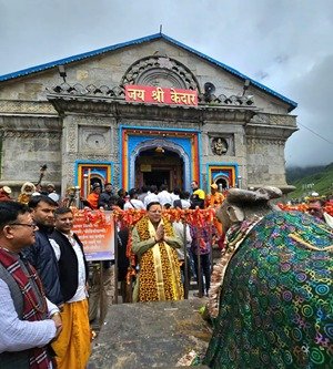 सीएम धामी ने किए बाबा केदारनाथ के दर्शन, यात्रा व्यवस्थाओं और पुनर्निर्माण कार्यों का लिया जायजा