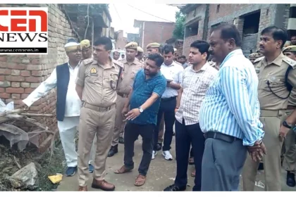 थाना शाहबाद क्षेत्रान्तर्गत ग्राम बमनपुरी गौशाला में रात्रि चौकीदार की अज्ञात व्यक्ति द्वारा ईट से कुचलकर हत्या कर दी सूचना के बाद शाहबाद पुलिस ओर फॉरेनसिक टीम मौके पर पहुंच गई,, जाँच शुरू कर दी हैँ