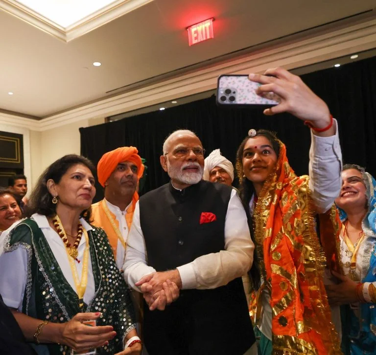 पीएम मोदी के भारतीय प्रवासियों को संबोधित करने से पहले न्यूयॉर्क में दिवाली जैसा माहौल