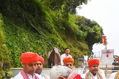 शारदीय नवरात्रि के पावन पर्व की आपको एवं समस्त परिवार को हार्दिक शुभकामनाएँ।