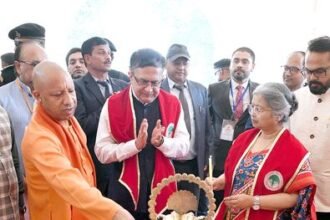 यावत्यः शाखास्तावन्तो वृक्षाः इलाहाबाद विश्वविद्यालय, प्रयागराज के 136वें दीक्षांत समारोह में आज सम्मिलित हुआ।