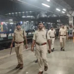लोकमान्य तिलक टर्मिनस पर आरपीएफ द्वारा एंटी सेबोटेज , नव वर्ष के खुशनुमा माहौल में किसी प्रकार की अनहोनी घटना न हो ,उक्त को ध्यान में रखते हुए यात्री जागरूकता अभियान ।