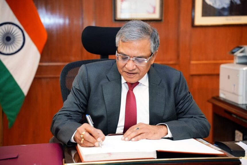 नवनियुक्त मुख्य चुनाव आयुक्त ज्ञानेश कुमार ने संभाला कार्यभार, कहा- राष्ट्र निर्माण के लिए पहला कदम है मतदान