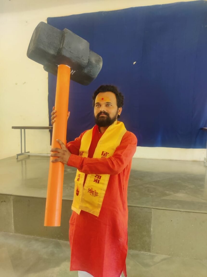 कल्किराम महाराज बोले – औरंगजेब की कब्र तोड़ेंगे, सरकार दे रही है संरक्षण | पुलिस ने संभाजी नगर में रोका