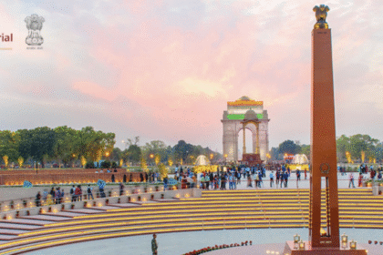 पद्म पुरस्कार विजेताओं ने राष्ट्रीय समर स्मारक पर श्रद्धांजलि की अर्पित