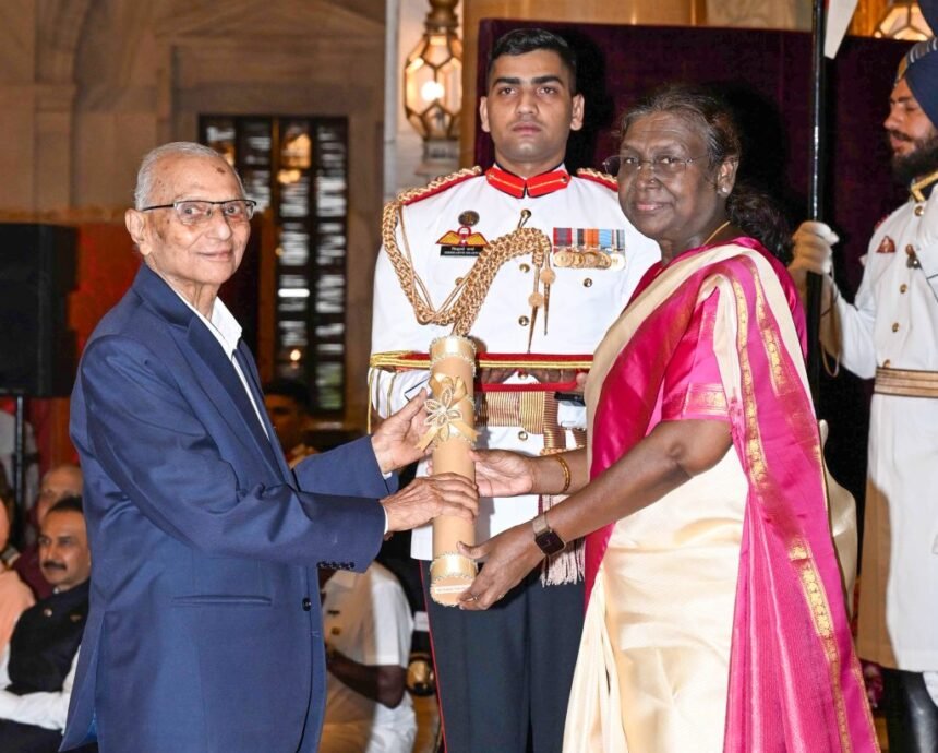 पद्म पुरस्कार 2025: राष्ट्रपति ने 139 हस्तियों को पद्म पुरस्कार से किया सम्मानित