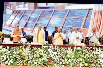 UPPSC द्वारा पारदर्शी एवं निष्पक्ष भर्ती प्रक्रिया के अंतर्गत राजकीय माध्यमिक विद्यालयों के लिए नव चयनित 494 सहायक अध्यापकों (एल.टी.) एवं 49 प्रवक्ताओं को नियुक्ति-पत्र वितरण हेतु आज लखनऊ में आयोजित कार्यक्रम में सम्मिलित हुआ।