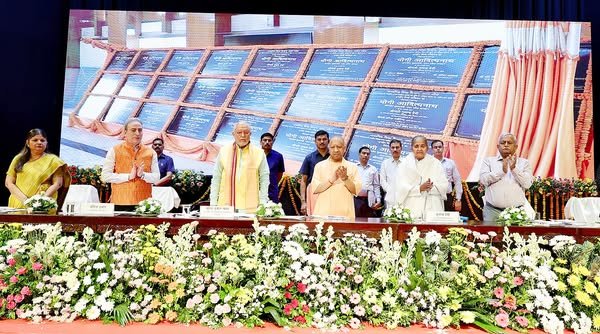 UPPSC द्वारा पारदर्शी एवं निष्पक्ष भर्ती प्रक्रिया के अंतर्गत राजकीय माध्यमिक विद्यालयों के लिए नव चयनित 494 सहायक अध्यापकों (एल.टी.) एवं 49 प्रवक्ताओं को नियुक्ति-पत्र वितरण हेतु आज लखनऊ में आयोजित कार्यक्रम में सम्मिलित हुआ।
