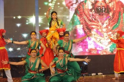 छत्रपती संभाजी महाराज यांचे जीवनचरित्र प्रेरणादायी असून कितीही संकटे आली तरी हार मानायची नाही असा बोध त्यांच्या चरित्रातून मिळतो, असे प्रतिपादन केंद्रीय आयुष राज्यमंत्री (स्वतंत्र प्रभार) प्रतापराव जाधव यांनी नवी दिल्ली येथे छत्रपती संभाजी महाराज यांच्या 368 व्या जयंती निमित्त आयोजित कार्यक्रमात केले.