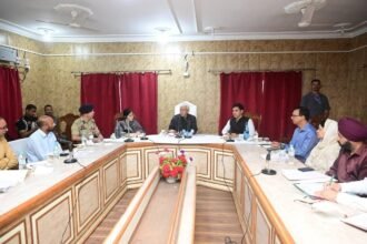 उपराज्यपाल मनोज सिन्हा का कुपवाड़ा दौरा, सीमावर्ती क्षेत्र में हालिया गोलाबारी से प्रभावित लोगों को दिलाया पूर्ण सहयोग का भरोसा
