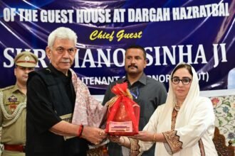 दरगाह हज़रतबल में गेस्ट हाउस की आधारशिला, तीर्थयात्रियों के लिए सुविधाएं और बेहतर होंगी: एलजी मनोज सिन्हा