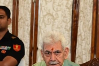 राजभवन में कश्मीर महिला संगठन की सदस्यों से मिले उपराज्यपाल मनोज सिन्हा, नारी सशक्तिकरण को बताया विकास की आधारशिला