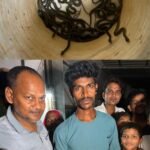  एसडीएम कालोनी एक घर के बाहर बैठे मिले 30 सांपों के बच्चे,,परिजन में मचा हड़कंप बाहर खेल रहे थे मासूम बच्चे,,,