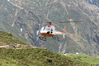 भारत-पाकिस्तान में तनाव के बीच चारधाम यात्रा में हेलीकॉप्टर सेवाएं बंद, उत्तराखंड सरकार का आदेश