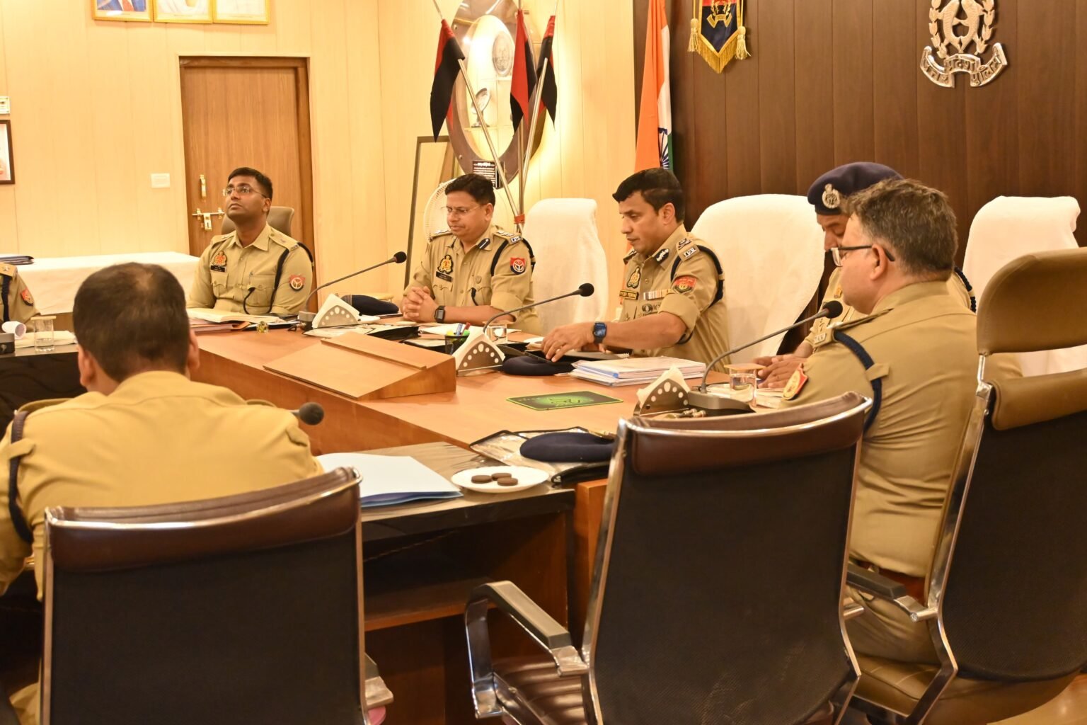 पुलिस महानिदेशक वाराणसी, जोन वाराणसी श्री पीयूष मोर्डिया द्वारा गार्द की सलामी ली गई