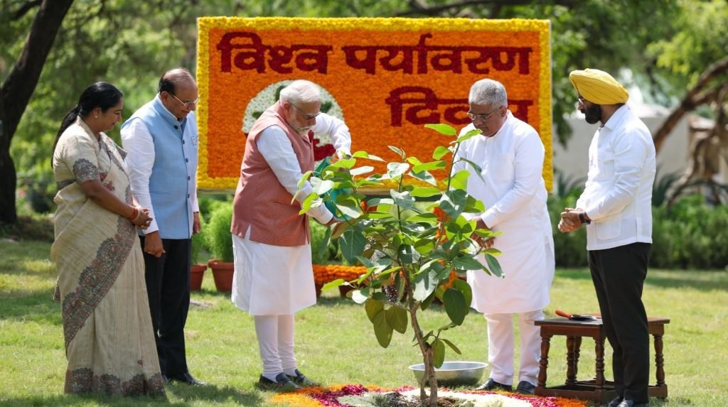 ‘एक पेड़ मां के नाम’: पीएम मोदी बोले, ‘अरावली में हरियाली बढ़ाने को संकल्पित सरकार’