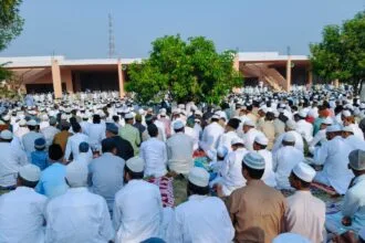 रामपुर/ ईदगाह में कड़ी सुरक्षा व्यवस्था के साथ अदा की गई ईद उल अजहा की नमाज।