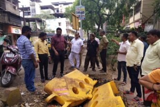 मनसे कडुन पाथर्ली रस्त्याच्या कॅांक्रीटीकरणाच्या कामाची केली पाहणी