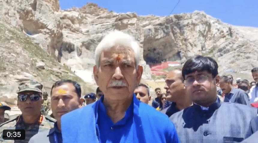 उपराज्यपाल मनोज सिन्हा ने अमरनाथ गुफा में की प्रथम पूजा, वार्षिक यात्रा 3 जुलाई से होगी शुरू