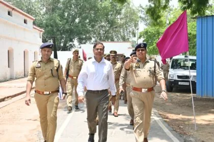 आइजी महोदय प्रशिक्षण मिर्जापुर द्वारा किया गया रिक्रूट ट्रेनिंग सेंन्टर का निरीक्षण ।