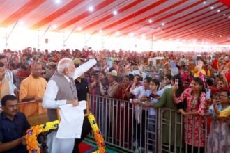 'नए भारत' के निर्माता, विश्व के सबसे लोकप्रिय जननायक आदरणीय प्रधानमंत्री श्री Narendra Modi जी ने आज बाबा विश्वनाथ की पावन नगरी वाराणसी में आयोजित महिला सम्मेलन में मातृशक्ति का अभिनंदन किया।