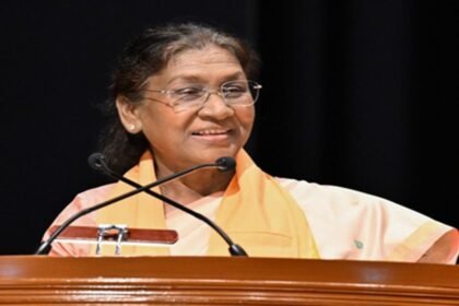राष्ट्रपति मुर्मु ने बुद्ध पूर्णिमा की पूर्व संध्या पर दीं शुभकामनाएं, भगवान बुद्ध के आदर्शों को अपनाने की अपील