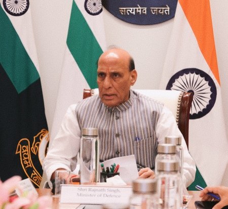 भारत में पर्याप्त तेल-गैस भंडार, विदेशी मुद्रा भंडार 703 अरब डॉलर पर : राजनाथ सिंह