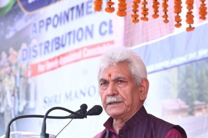 श्रीनगर में नए कांस्टेबलों को नियुक्ति पत्र सौंपे गए, J&K पुलिस को मिलेगी नई मजबूती