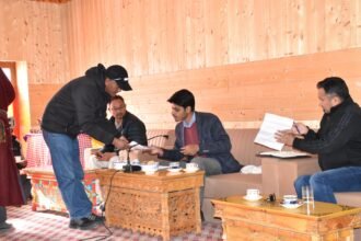 नुब्रा के खेतोड-युलसुम गांवों का डीसी का दौरा, ग्रामीणों की समस्याओं के समाधान के दिए निर्देश