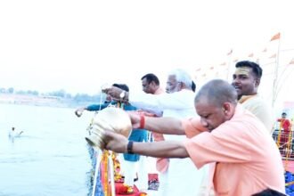 माँ गंगा के पावन अवतरण दिवस 'गंगा दशहरा' के पुण्य अवसर पर आज तीर्थराज प्रयाग में संगम तट पर भगवती माँ गंगा के दर्शन-पूजन एवं आरती का परम सौभाग्य प्राप्त हुआ।