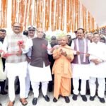 जब हमारे वीर सैनिक राष्ट्र की सुरक्षा के लिए पूर्ण समर्पण, साहस और अनुशासन के साथ अपने कर्तव्यों का निर्वहन करते हैं, तब प्रत्येक नागरिक का भी दायित्व बनता है कि वह उनके प्रति सम्मान एवं कृतज्ञता का भाव रखे।