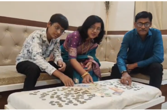 नासिक के 14 साल के एक छात्र धीरज काले के पास 130 से अधिक देशो की करेंसी और सिक्कों का कलेक्शन