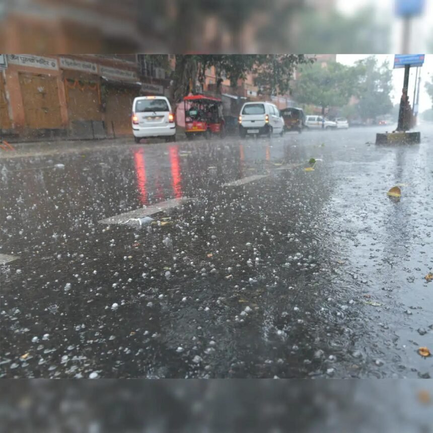 नासिक में ओलों के साथ जोरदार बारिश, भीषण गर्मी से मिली राहत, बच्चों ने उठाया जमकर आनंद