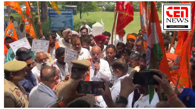 रामपुर में राष्ट्रीय शिव शक्ति सेना का जोरदार विरोध प्रदर्शन कलेक्ट पहुंच कर ज्ञावन भैंस और बछड़ों को काटने पर रोक लगाने और फैक्ट्री को बंद करने की मांग।