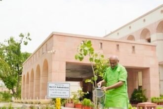विश्व पर्यावरण दिवस पर उपराष्ट्रपति ने की ‘एक पेड़ मां के नाम’ अभियान से जुड़ने की अपील