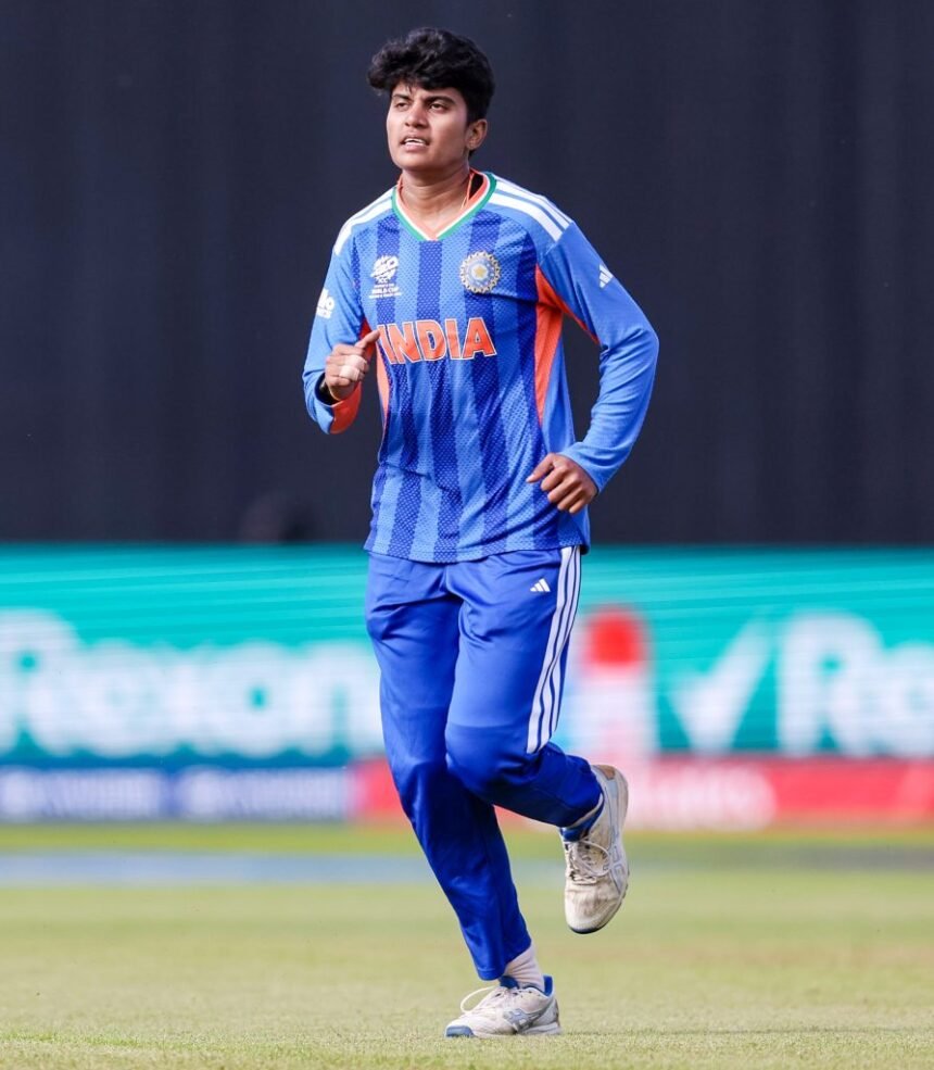 ICC Rankings: टी20 गेंदबाजों की रैंकिंग में श्री चरणी शीर्ष पर बरकरार, बेल-एक्लेस्टोन उनके करीब