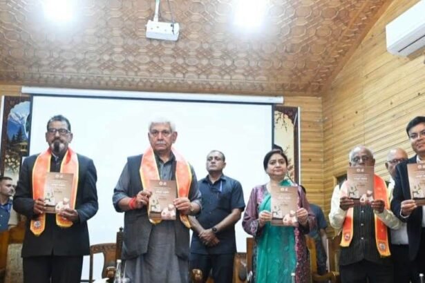 श्रीनगर में महामना पंडित मदन मोहन मालवीय जी के संपूर्ण कार्यों के ई-एडिशन का भव्य शुभारंभ किया गया। इस अवसर पर वक्ताओं ने इसे भारतीय ज्ञान परंपरा को डिजिटल युग से जोड़ने की एक ऐतिहासिक पहल बताया।