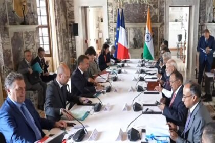 पीएम मोदी और फ्रांसीसी राष्ट्रपति मैक्रों के बीच प्रतिनिधिमंडल स्तर की वार्ता