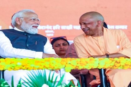 पीएम मोदी के 12 वर्षों के सफल कार्यकाल पर सीएम योगी ने दी शुभकामनाएं, पत्र लिखकर जताया आभार