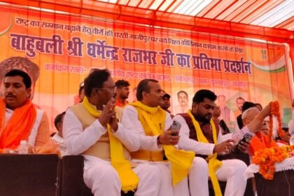 बाहुबली धर्मेंद्र राजभर ने मात्र 6मिनट 23सेकेंड में 651नारियल फोड़कर इतिहास रच दिया गाजीपुर।