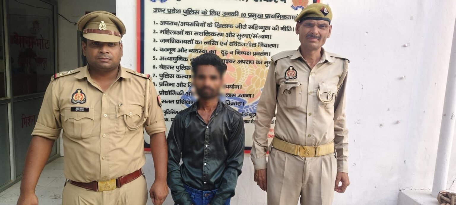 रामपुर/ थाना भोट क्षेत्र में उस समय हाई वोल्टेज ड्रामा देखने को मिला जब एक युवक अपनी प्रेमिका से शादी की ज़िद को लेकर हाईवे किनारे लगे मोबाइल टॉवर पर चढ़ गया।
