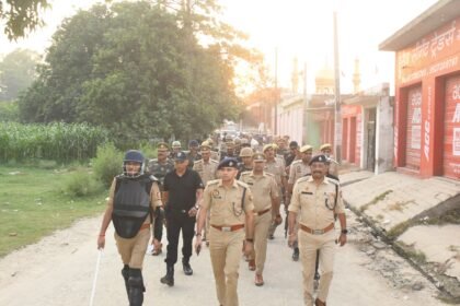 रामपुर में मुहर्रम पर्व को लेकर प्रशासन और पुलिस पूरी तरह अलर्ट मोड पर है। सुरक्षा व्यवस्था को सुचारू रखने के लिए जिलाधिकारी और पुलिस अधीक्षक की देखरेख में संवेदनशील इलाकों में फ्लैग मार्च और पुलिस गश्त की गई