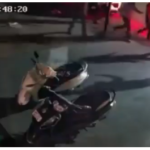 नासिक के कॉलेज रोड इलाके मे हुई गोलीबार का सीसीटीवी फुटेज आया सामने नासिक के कॉलेज रोड मे व्याज के पैसो को लेकर दो गुटों मे हुआ था विवाद